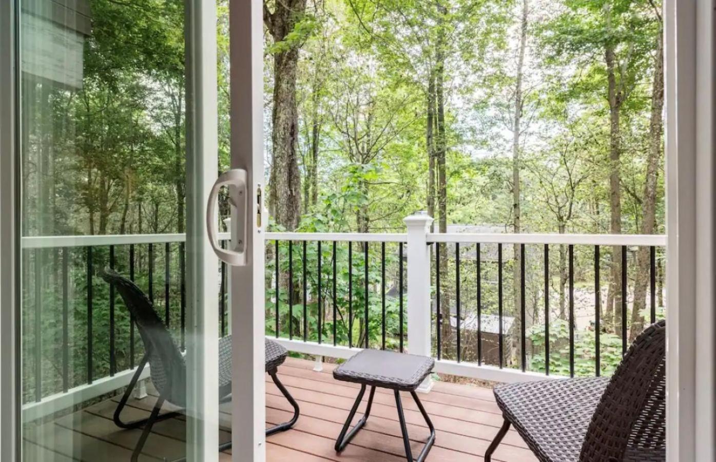 Poconos Base, Ski, Waterpark And Adventure * Tobyhanna